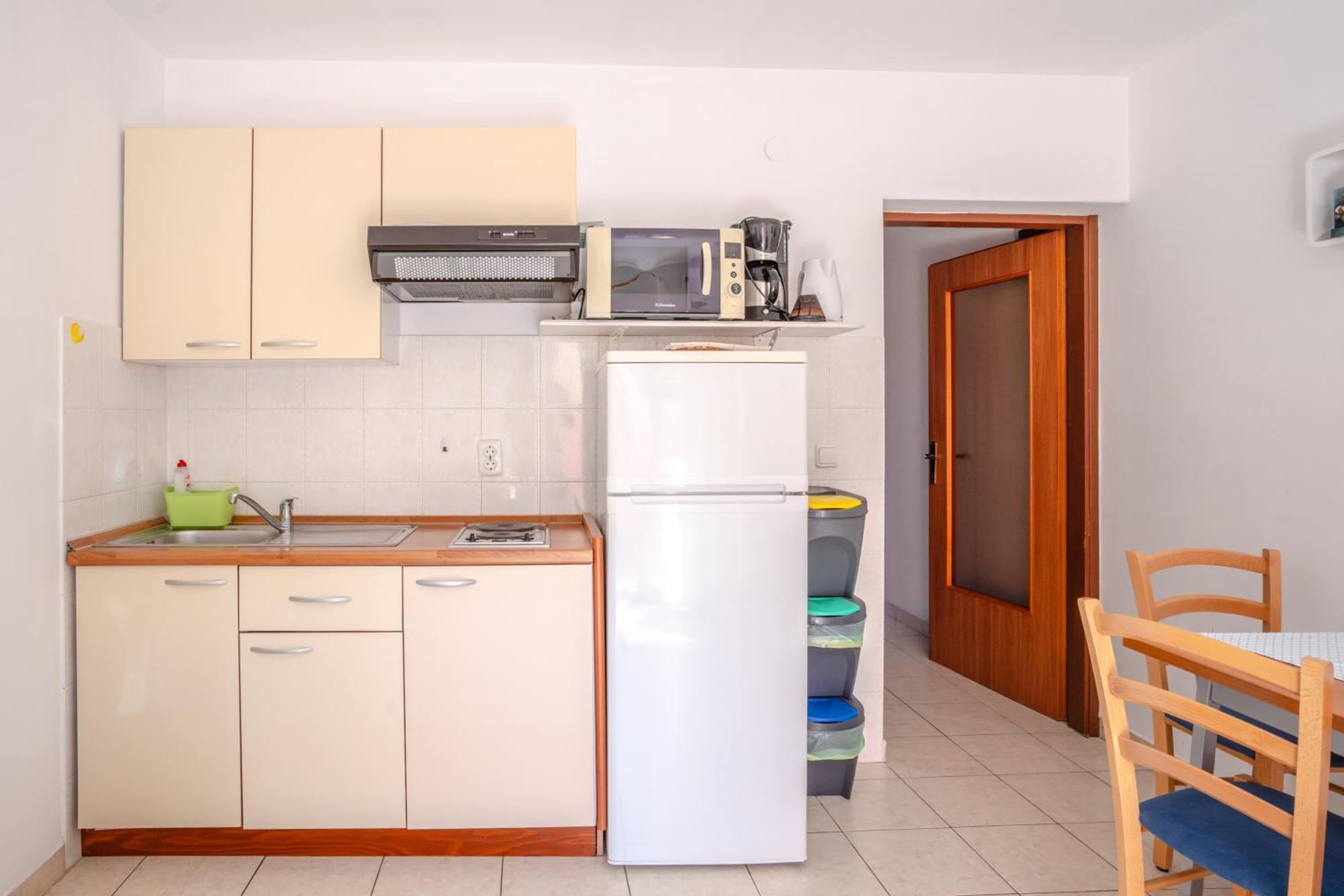 Sunny Valbandon Apartment