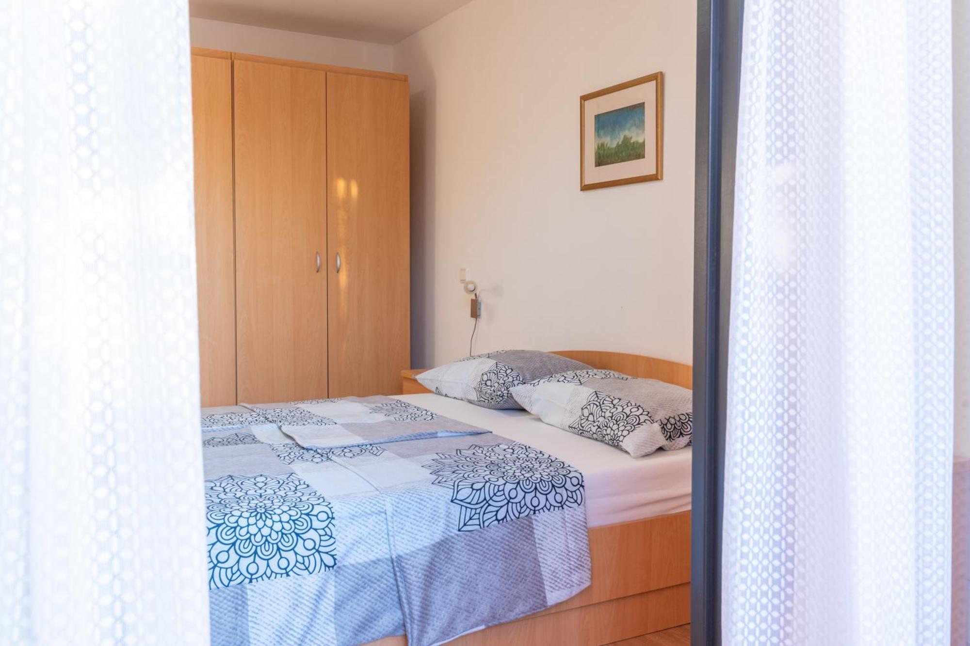Sunny Valbandon Apartment *
