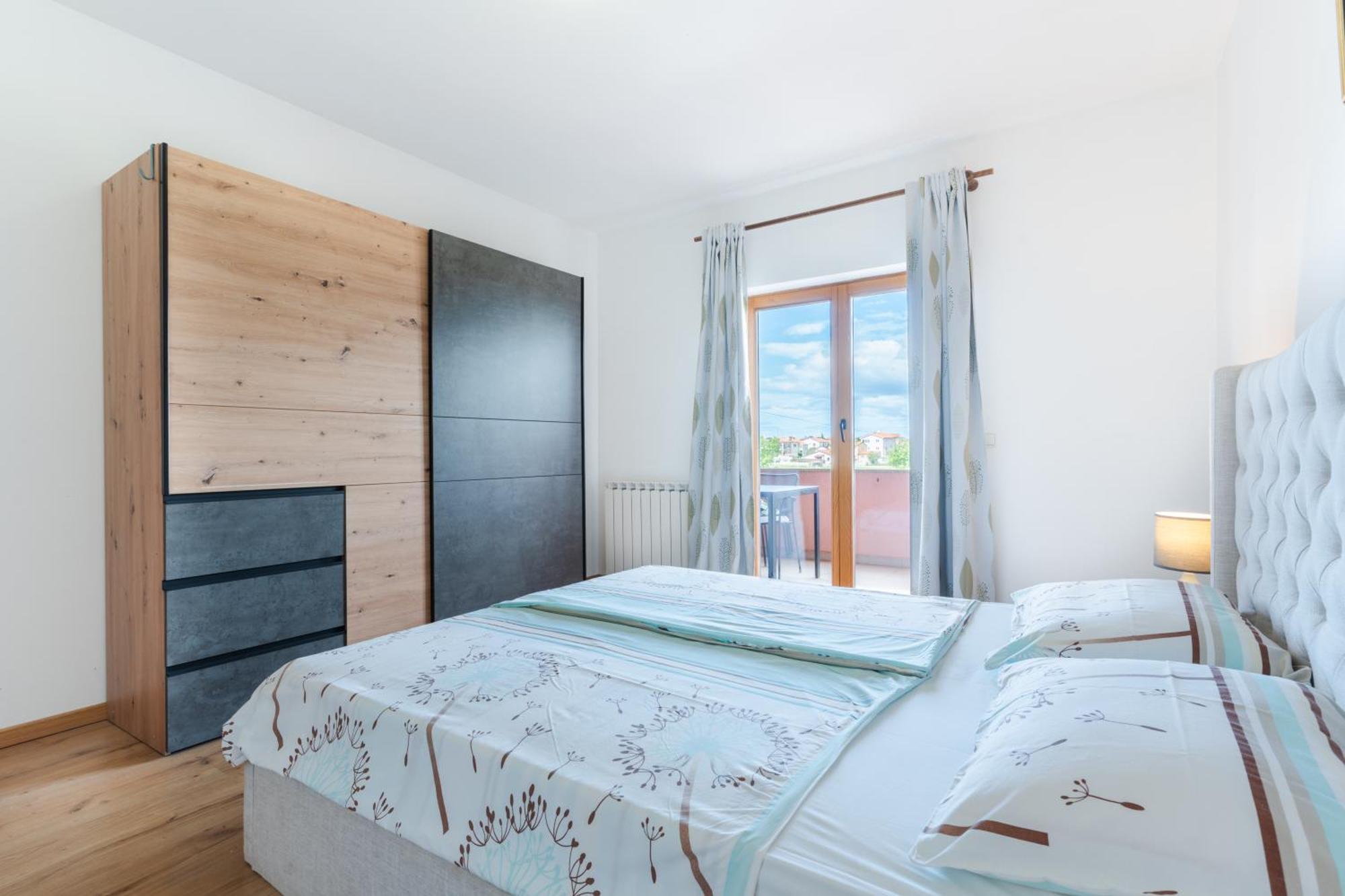 Sunny Valbandon Apartment *