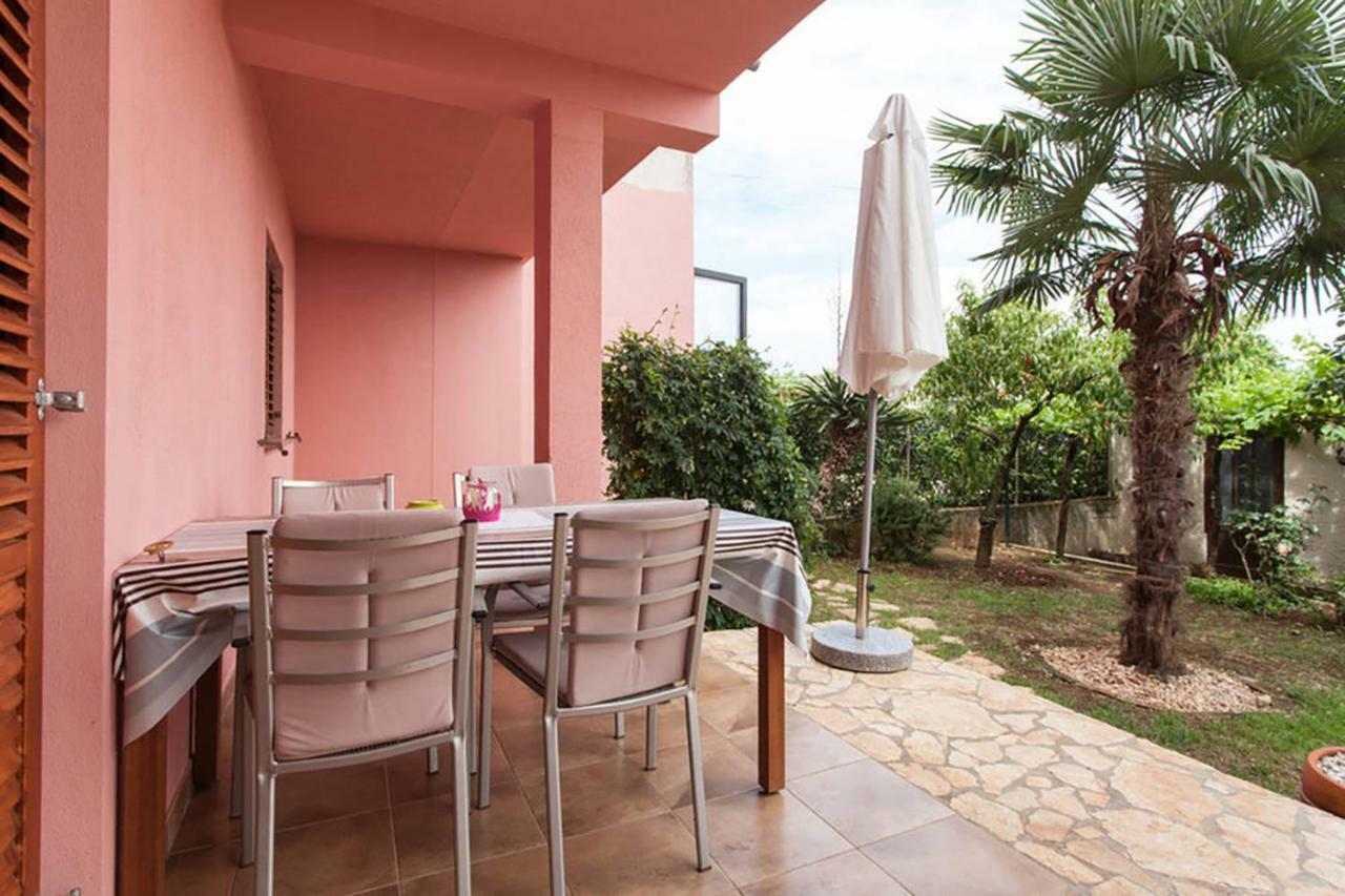 Sunny Valbandon Apartment *